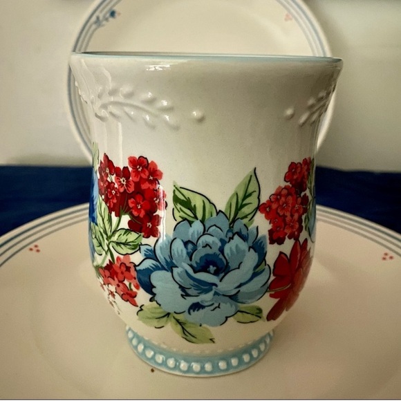 The Pioneer Woman Classic Charm Mug - Picture 2 of 7